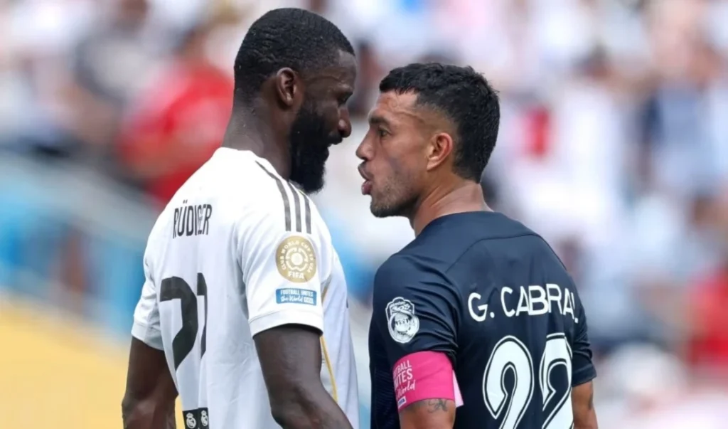 فيفا يفتح تحقيقاً بسبب الإساءة العنصرية لروديغير