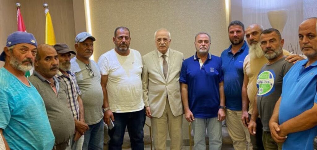 النائب طه ناجي يستقبل رئيس نقابة عمال بلدية الميناء