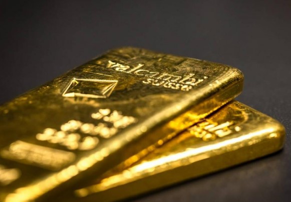 الذهب يصعد بدعم تراجع الدولار مع ترقب مستجدات محادثات تجارية أمريكية