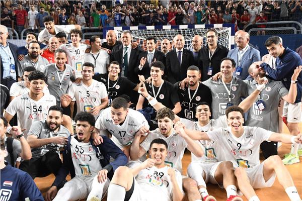 محافظ القاهرة ووزير الشباب يهنئان منتخب اليد بالوصول لربع نهائي بطولة العالم