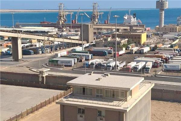 تداول 10 آلاف طن و608 شاحنة بضائع عامة ومتنوعة بموانئ البحر الأحمر