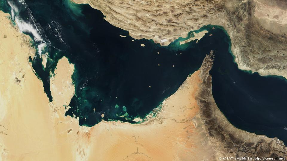 ترحيب دولي بفتح مضيق هرمز وتأكيد على ضرورة ألا يُغلق مرة أخرى