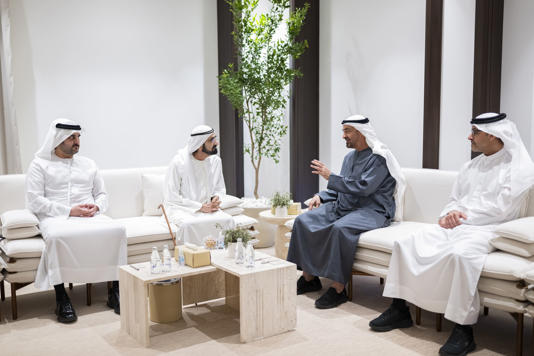 محمد بن زايد ومحمد بن راشد: الإمارات نجحت في مواجهة الأزمة بترابط شعبها وكفاءة مؤسساتها
