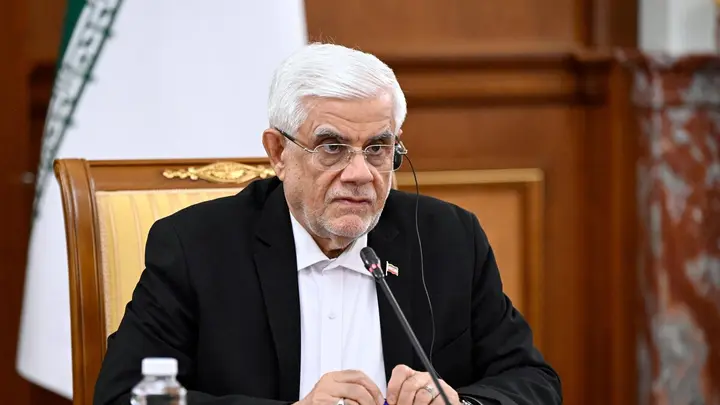 عارف: إدارة «هرمز» بيد إيران وسنرسخ حقنا إمّا بالتفاوض أو بالميدان