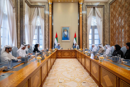 بتوجيهات رئيس الإمارات.. منصور بن زايد يعلن تمديد برنامج «نافس» حتى عام 2040
