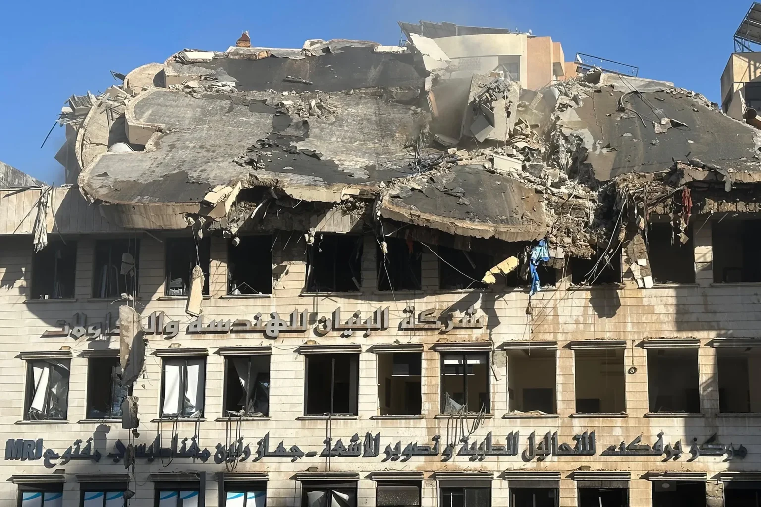 عون يبيع الوهم: الحل بالتزام حزب الله العلني بوقف إطلاق النار