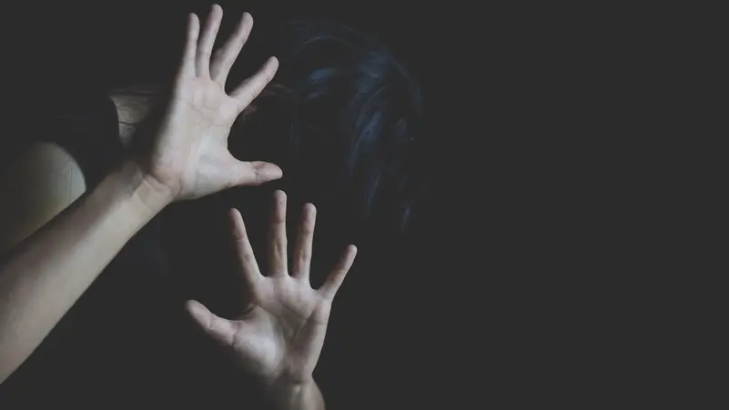 بسبب رسائل “واتساب” وتهديد بالرسوب.. إحالة مدرس ثانوي في مصر للمحاكمة التأديبية