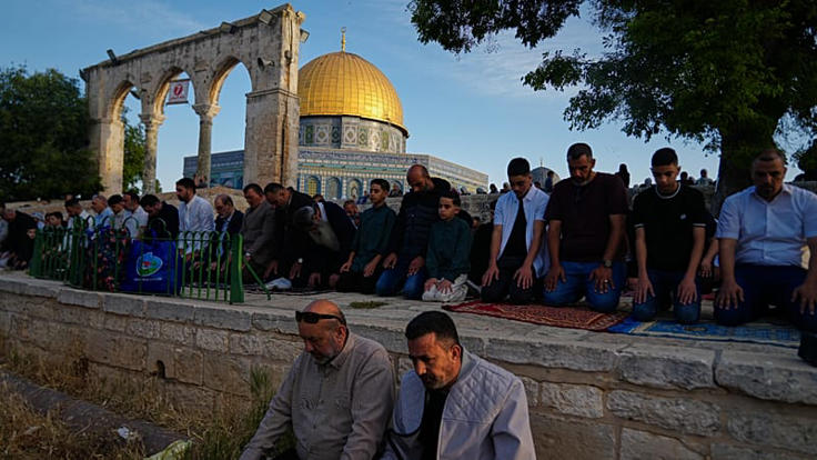 مساسٌ بحرية العبادة.. غضب فلسطيني من مشروع قانون إسرائيلي لمنع رفع الآذان في المساجد