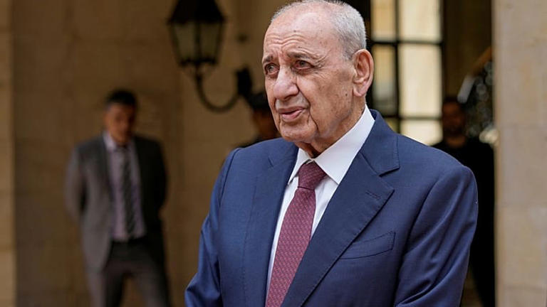 اتفاق وقف النار يفاقم الانقسام في لبنان.. عون وسلام يحملان إيران مسؤولية الحرب وبري يصفه بـ”الهجين”