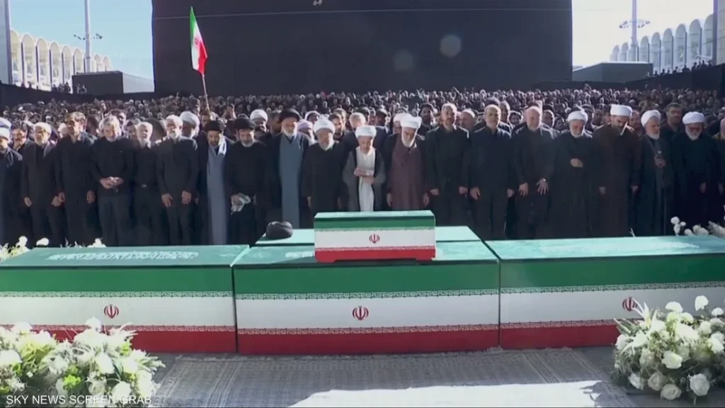 دفن جثمان خامنئي دون ظهور ابنه… وناقلات تعبر «هرمز» رغم تجدد التوتر