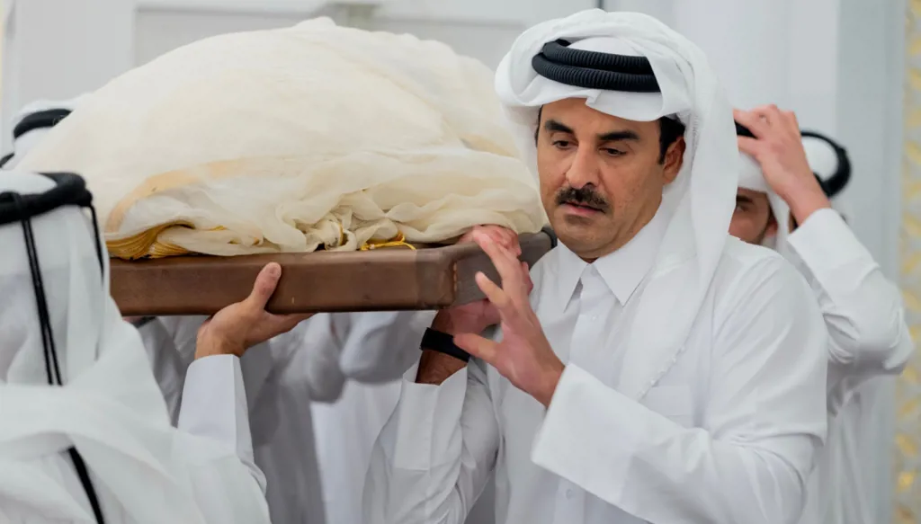 تشييع جثمان الشيخ حمد بن خليفة في الدوحة