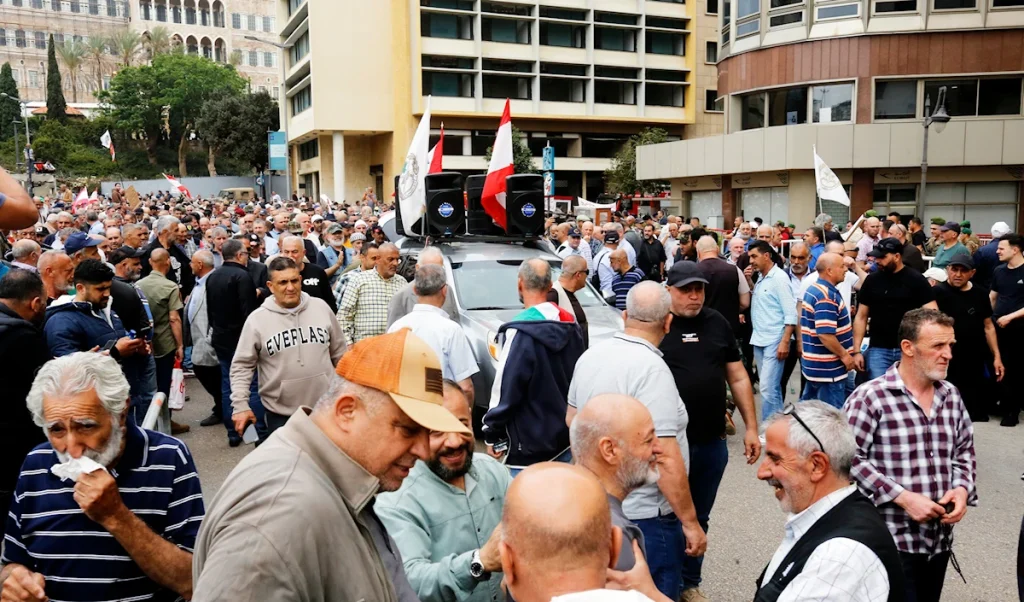 6 رواتب إضافية لموظفي القطاع العام