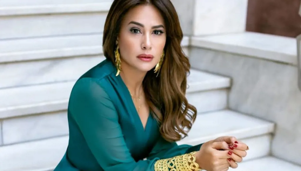 هند صبري تمازح هيفاء وهبي حول “الزفاف المتنقل”: فعلناها أولاً
