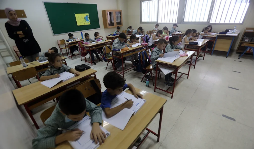 ربع مليون طالب حُرموا من التعليم العام الماضي: جيل ما بعد الحرب لا يقرأ ولا يكتب وضعيف في الحساب