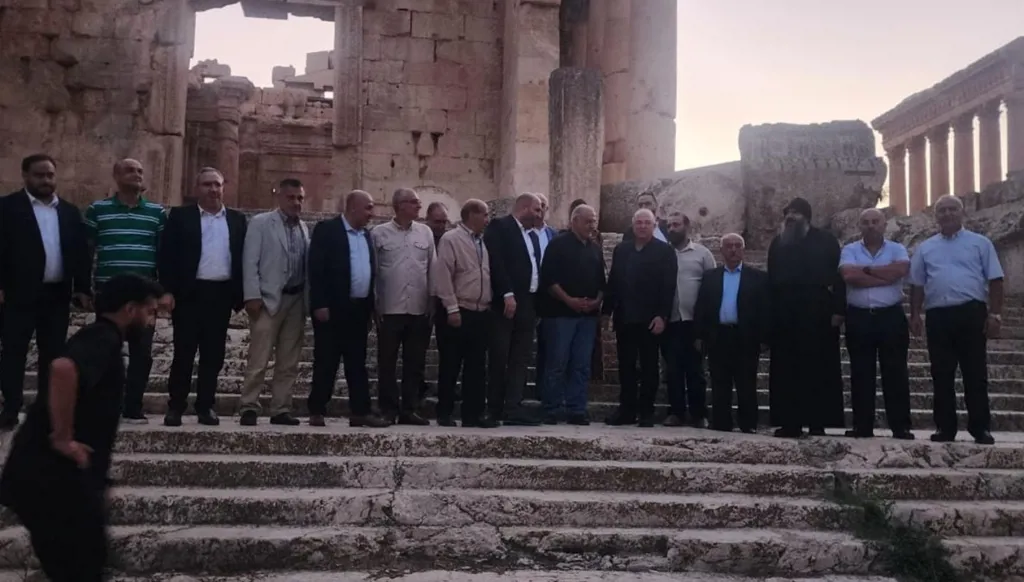 ناصر الدين وحيدر يجولان في قلعة بعلبك لدحض ادّعاءات إسرائيل: “يكفي اختلاق الأكاذيب”