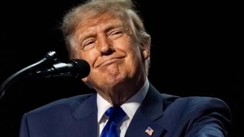 ترامب يعد بتوزيع المال على الأمريكيين إذا فاز حزبه!