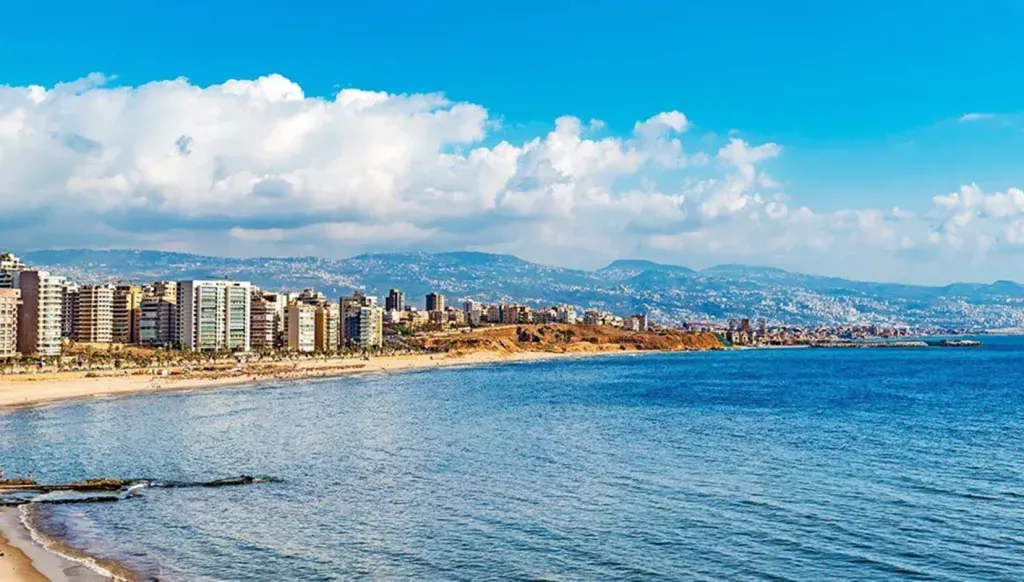 طقس صيفي يسيطر على لبنان… رطوبة مرتفعة وضباب على المرتفعات