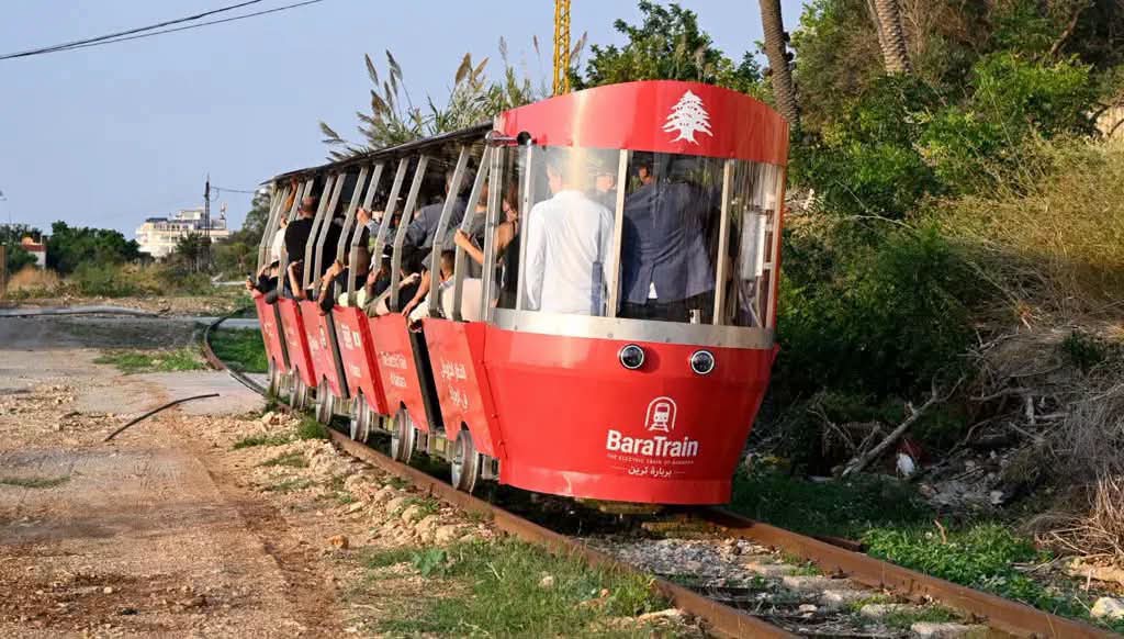 نطلاق أول قطار كهربائي في لبنان على السكك الحديدية في ميناء البربارة